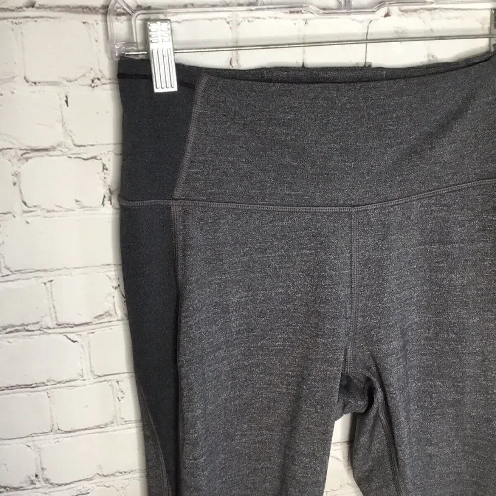 lululemon‎ Women's Gray Capris Leggings Yoga Size 8 - Picture 3 of 9